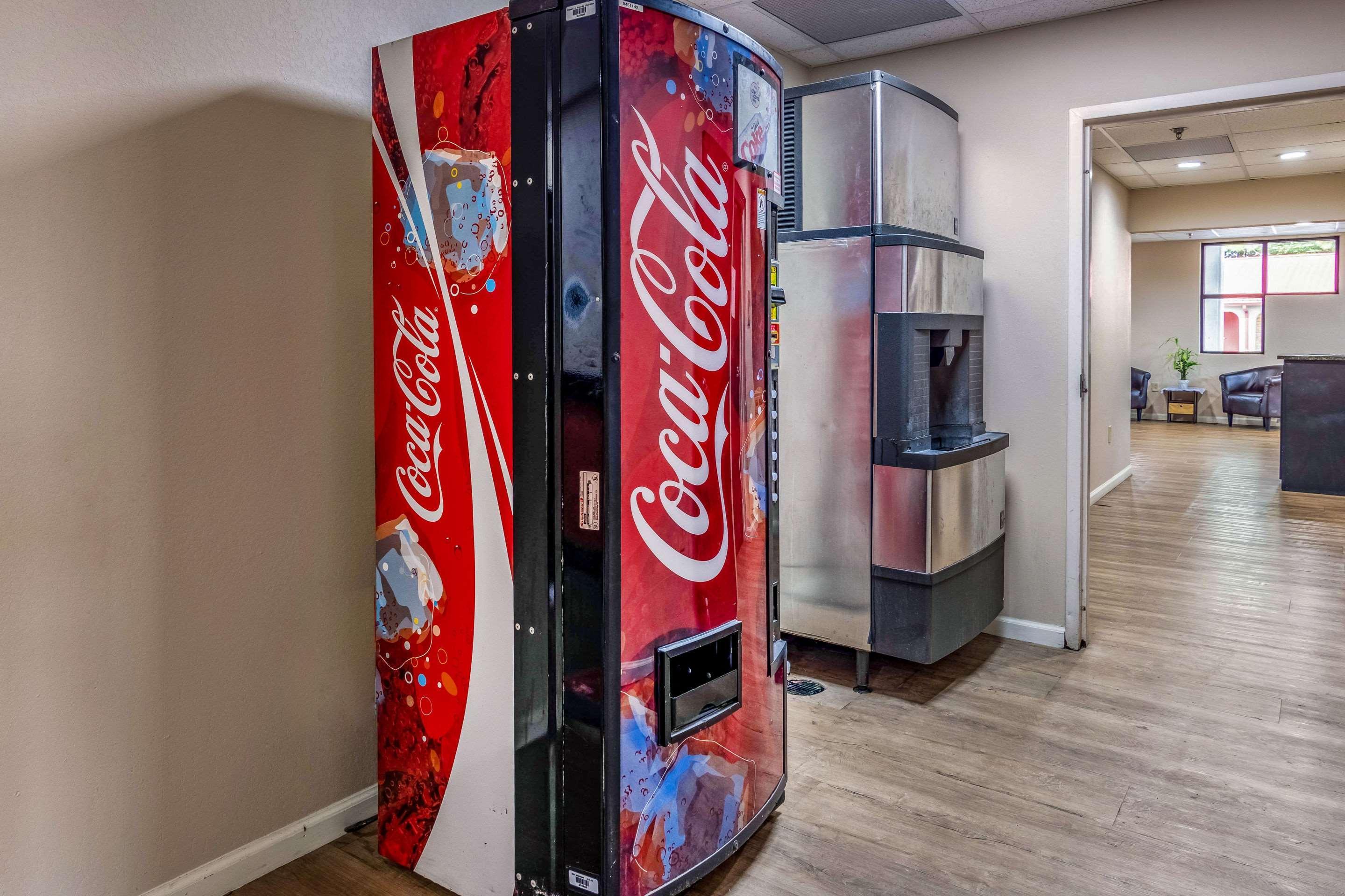 Americas Best Value Inn Opelika Exterior foto