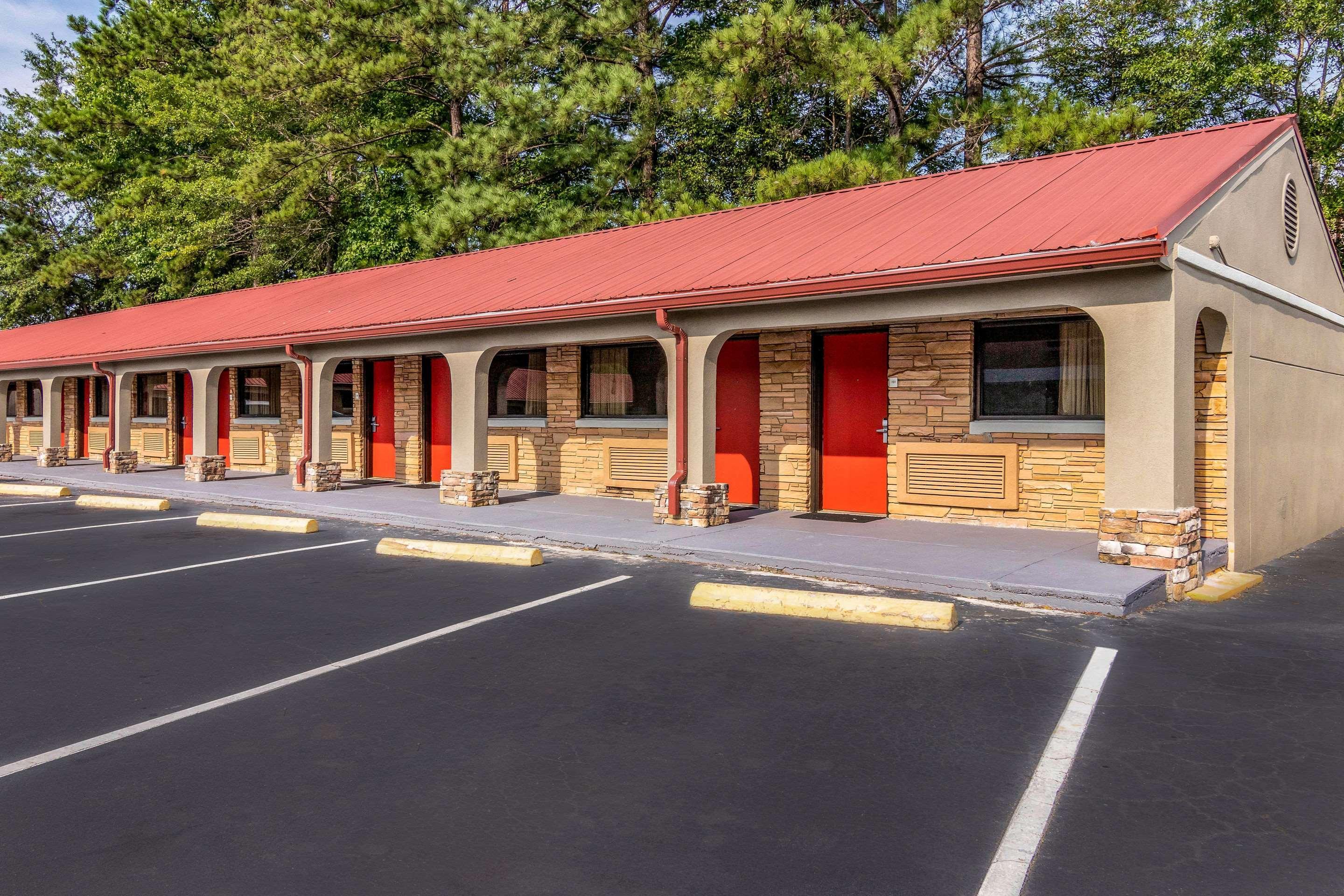 Americas Best Value Inn Opelika Exterior foto