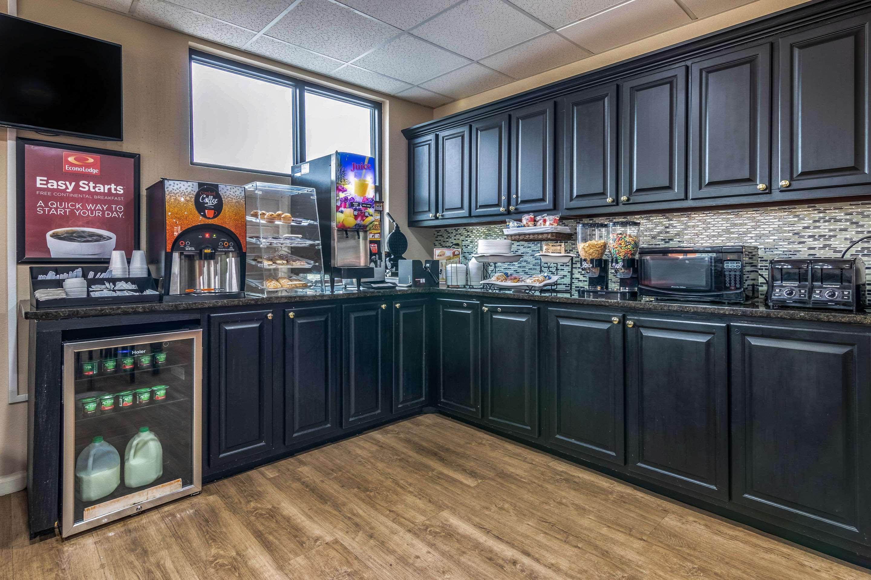 Americas Best Value Inn Opelika Exterior foto