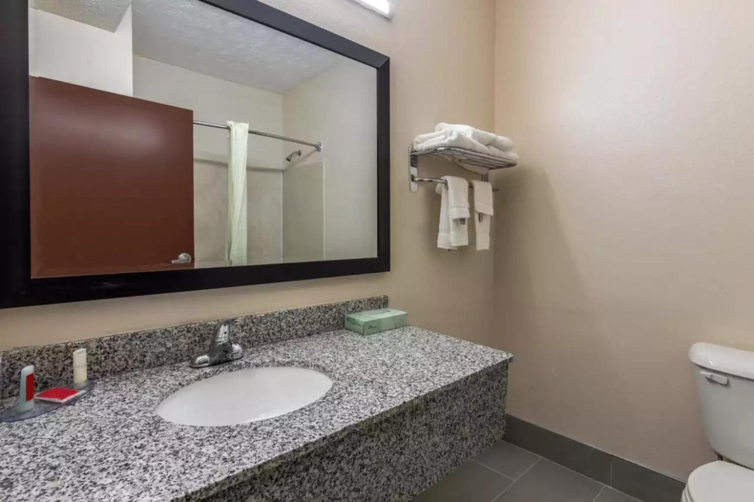 Americas Best Value Inn Opelika Exterior foto