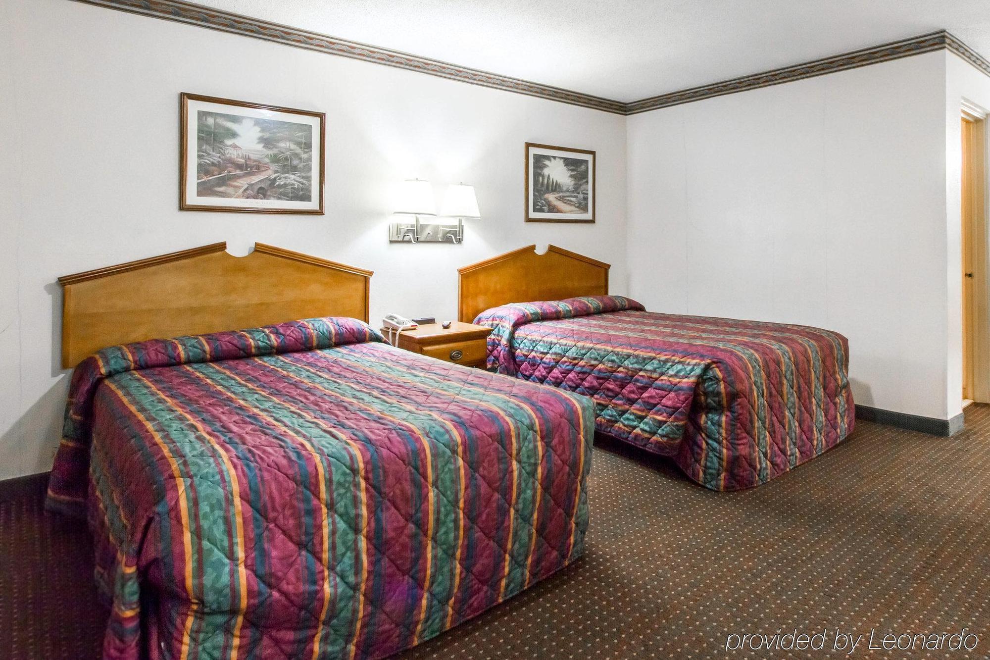 Americas Best Value Inn Opelika Exterior foto