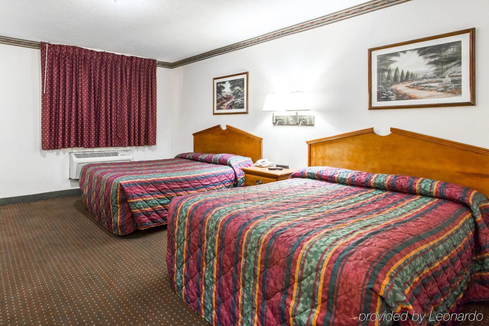 Americas Best Value Inn Opelika Exterior foto
