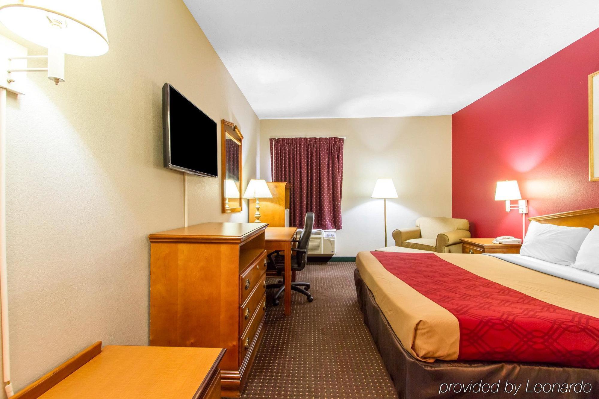 Americas Best Value Inn Opelika Exterior foto