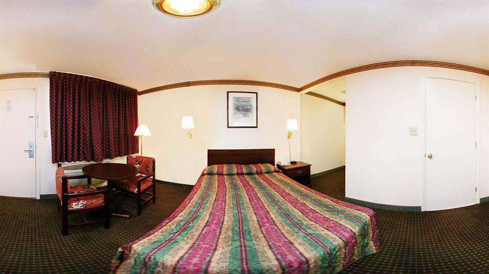 Americas Best Value Inn Opelika Exterior foto